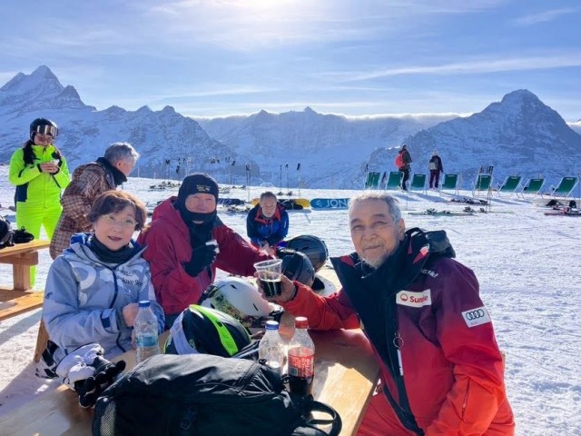 35D0A757-3055-4E49-A557-7742B1530318