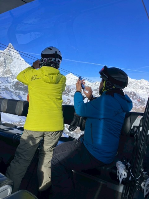 6AA0925C-03FA-4D2C-8A38-BC1C7644B0D2