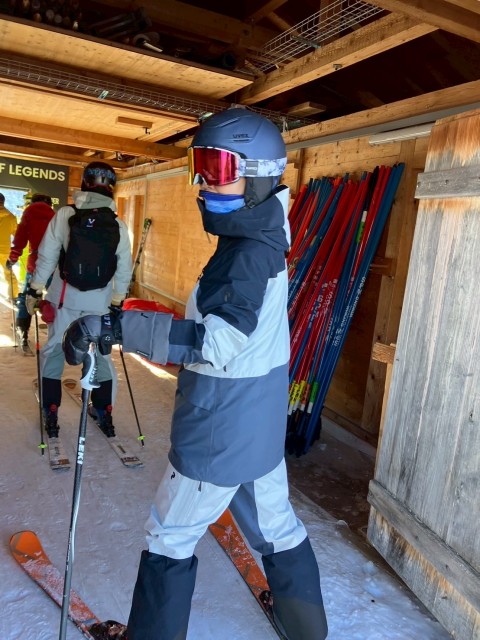 CE27842D-D549-4216-B77B-A2A911D4D92F