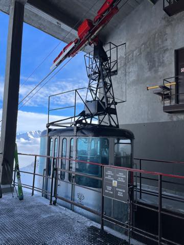 th_02CDE3CD-5C72-4EC6-90DE-66B8A2BE7204