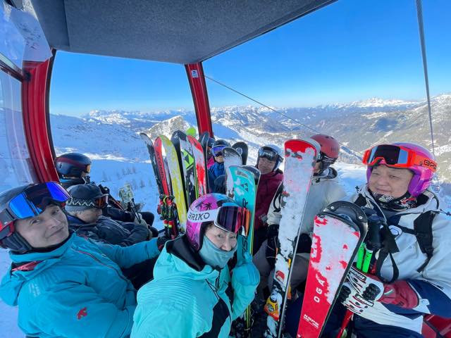 th_05613692-32A1-49CE-B037-975A06FF8C11