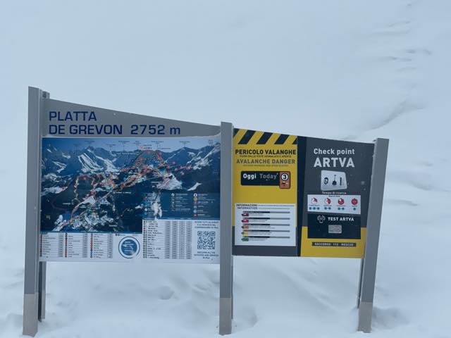 th_26DF17B4-77ED-4419-8F4B-643AF5E5CCD4