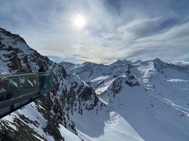 th_27059E55-DFA6-44F9-B6F7-1FB91D96A2E6