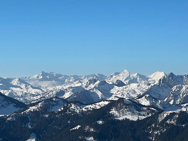 th_27C4B19A-A21A-46DF-8005-E33D5A9302BD