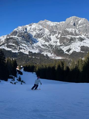 th_3842B08F-8BED-4FDC-AF55-C89D7B4742F1