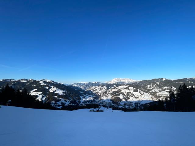 th_436559B9-6F2F-47A9-9283-000BA6CC4635