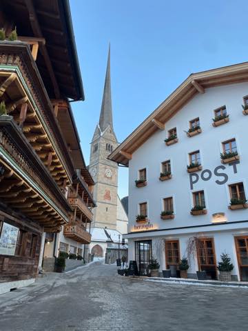 th_46DEE97A-A304-42BC-92F6-EA72B8821B37