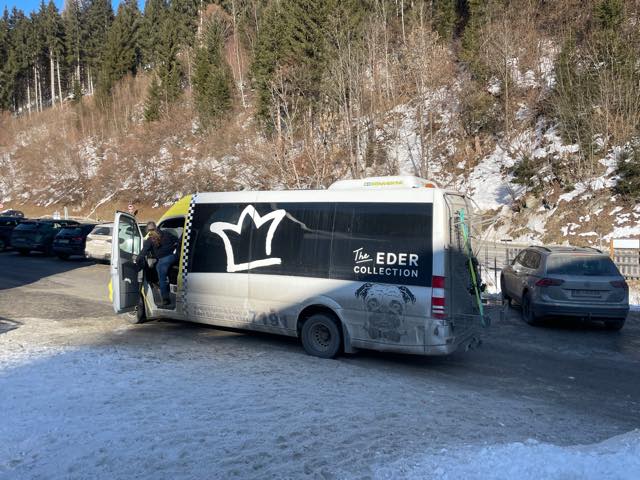 th_48103C55-5A4F-4BBB-96CC-57E87F6D1A71