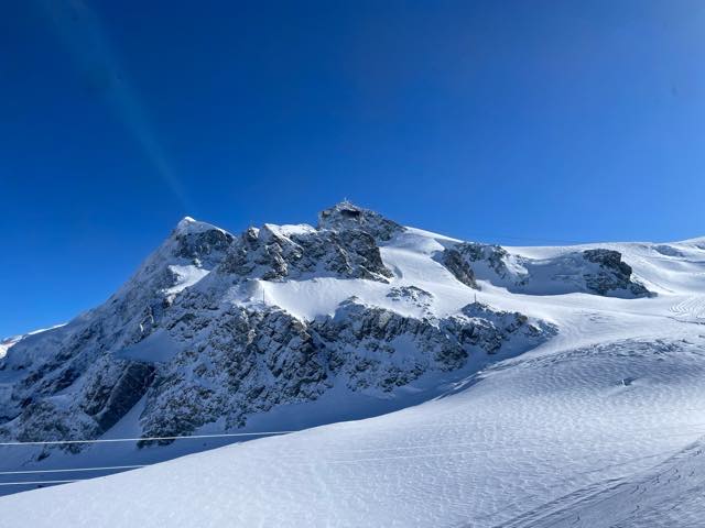 th_54B48930-BBB5-4E24-805F-474D5CE2E929