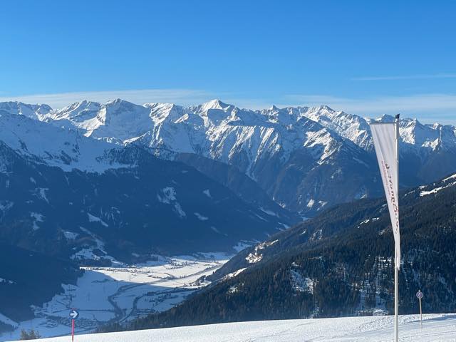 th_67628A1A-B20D-4E0F-B2B7-804EC5805B2A