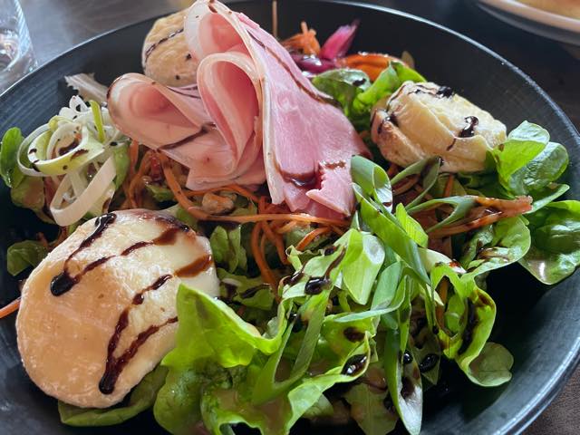 th_6ABBAC0D-83B6-49D6-8E92-64512F3DDE54