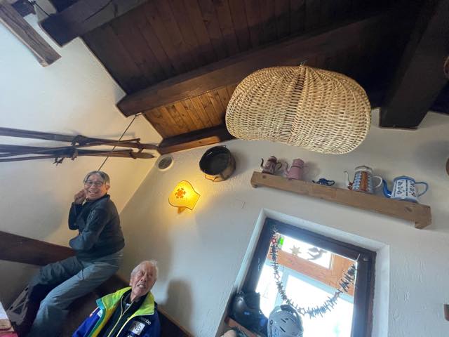 th_86EEDDDA-68C3-4FAE-84F2-06ACC2CAC5CE