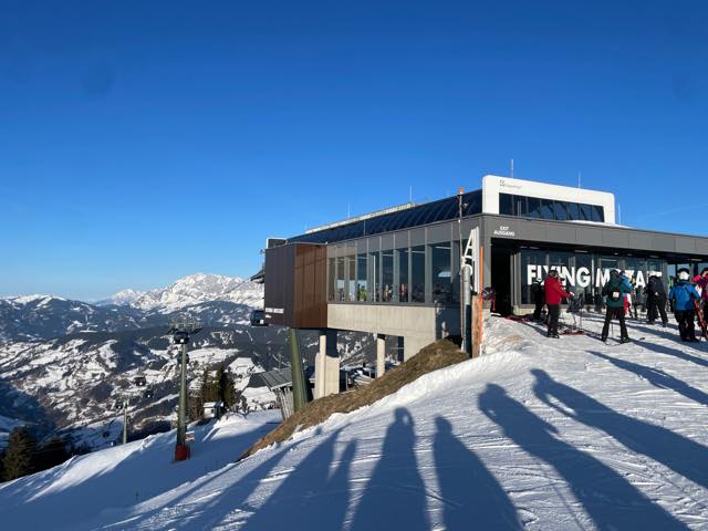 th_87E53476-9AC4-4859-80BF-676688820D1F