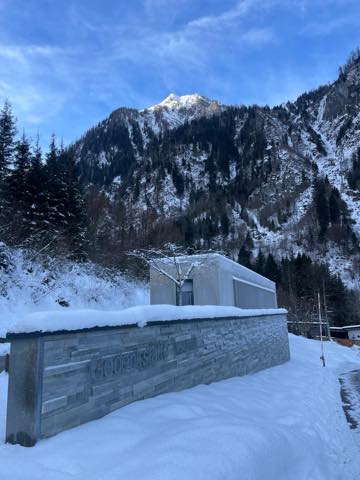 th_8D738953-9616-459B-B79E-1767D40DCC50