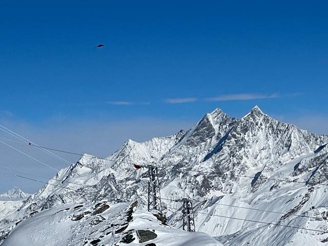 th_8DF1B296-CD3F-4347-8BCC-106945F15918