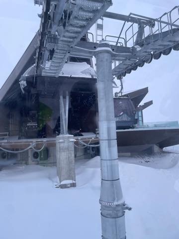 th_971CD9B3-C6CC-4811-B39D-073892A98B03