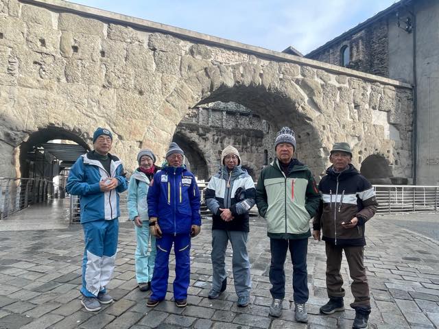 th_9F470745-4EF3-4A02-958D-B83AF385F8F8