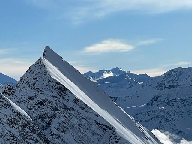 th_B9ED307A-9D6B-4246-9BBF-C5626963872D