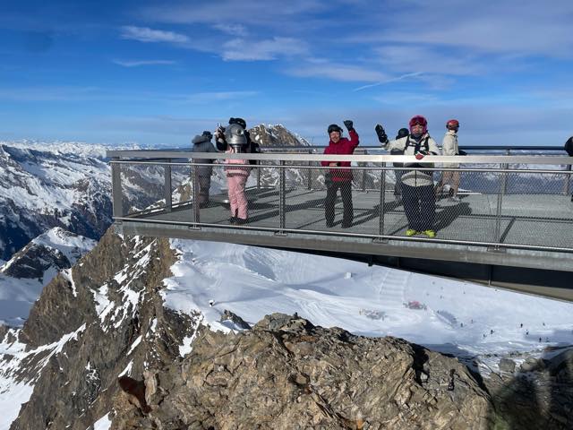 th_DF4C8BD0-B58A-46CF-A460-9C0264576EB9