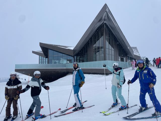 th_E04D5612-C74C-4049-917C-E8EF3671F42D