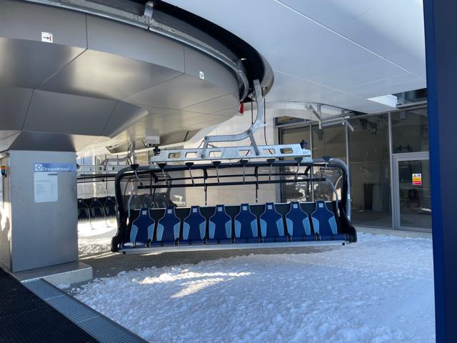 th_E5F5BFD9-F798-4B31-86C7-490A94735D50