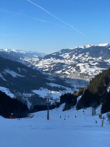 th_EEB7AB8B-27F1-4059-A3F0-E512F13EEE9C