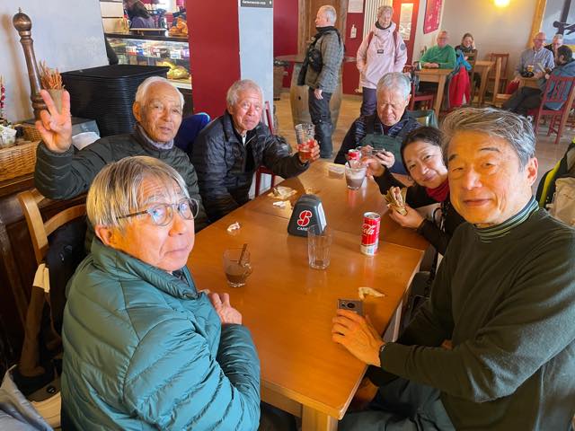 th_EFF924CA-9595-4FB1-9D84-DD963FE277B7