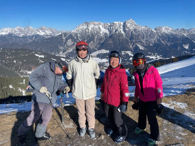 th_F611BFEF-1F84-429E-BF36-161ADE321109