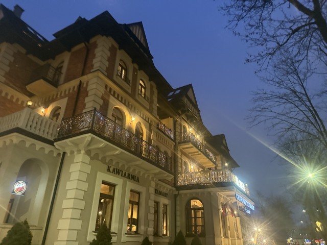 滞在はグランドホテルスタマリ—