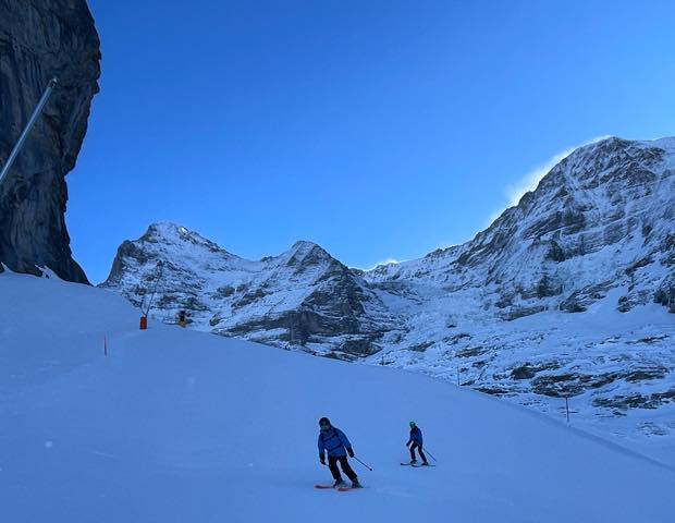 th_1838E0D7-36EF-49A2-B47B-5F7AA83A80D7_1_201_a