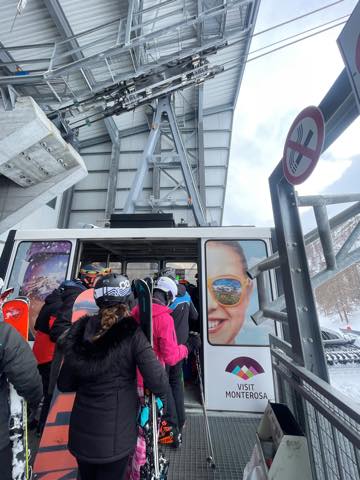 th_19C40233-EBFD-4B95-BBDD-42E387E2A130