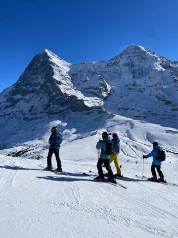 th_2415B3C2-188E-486C-812E-9895D2C8C61B