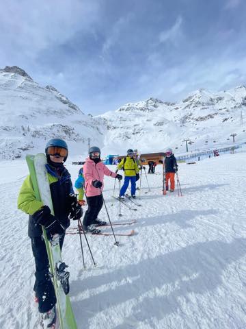 th_28264C1B-0009-4A2A-8B49-6385BBA23947