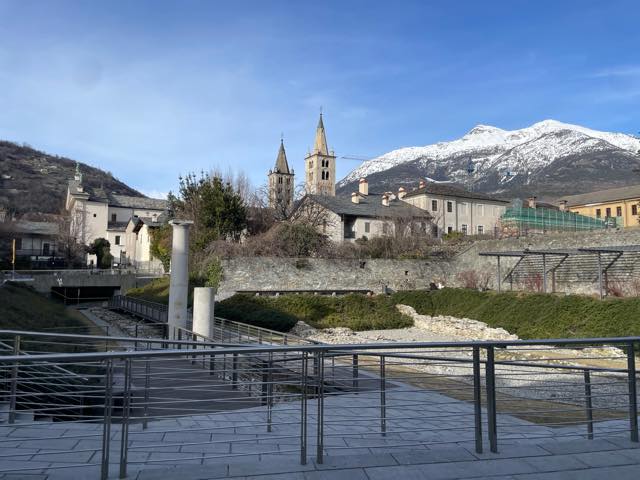 th_283EEB49-1F14-4700-9A00-4E2BF8D0A733