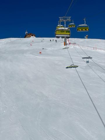 th_3135F287-D111-465C-938B-920690E87218