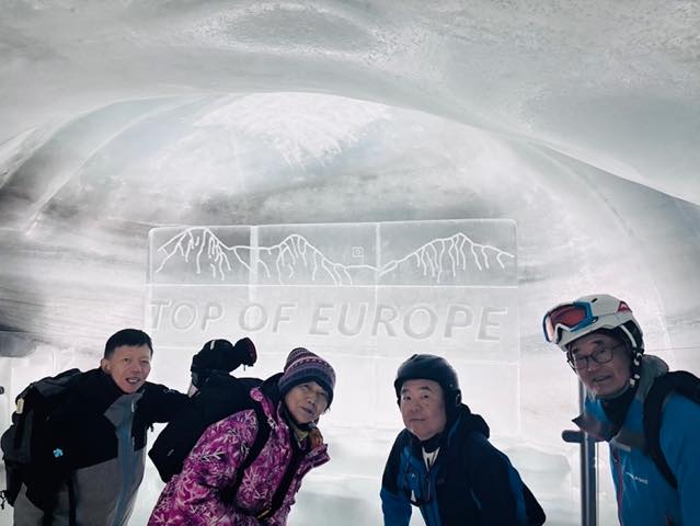 th_4965352B-220A-46BF-99DE-9BB6C4B90911