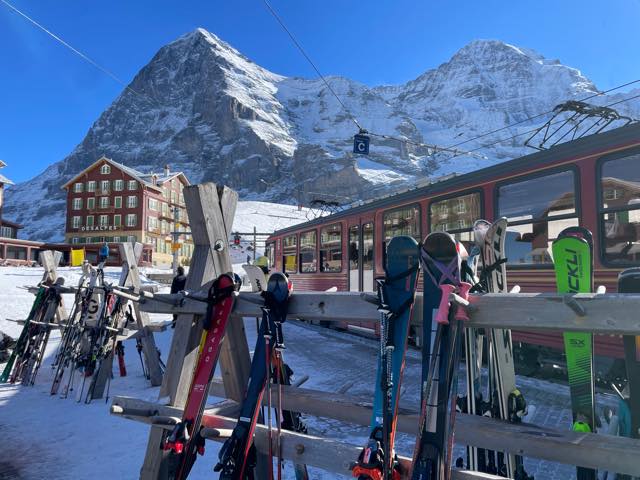 th_4AEB451E-237C-4582-8706-3897C0388CF0