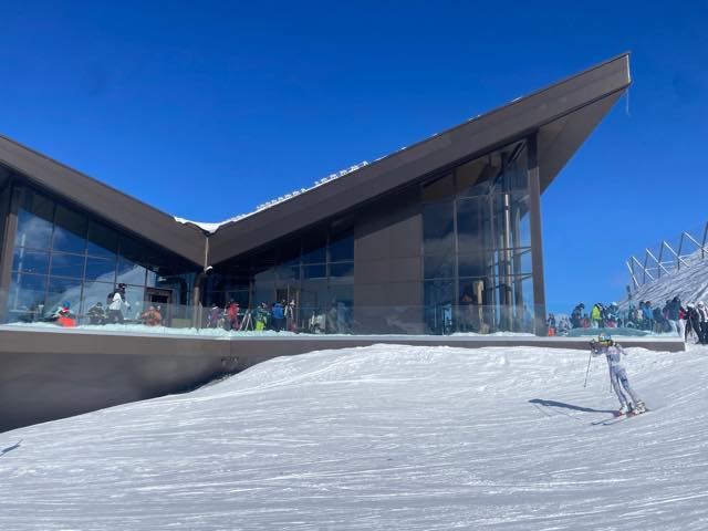 th_6C8868D0-9372-4256-99F3-E836137D30D8