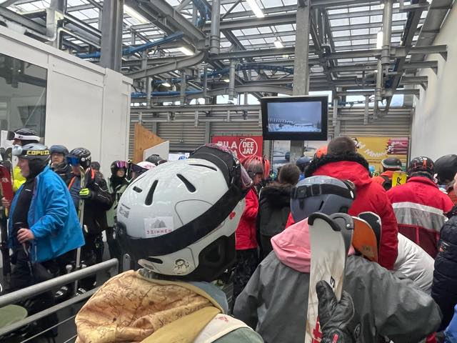 th_8A8205D7-CF79-4460-8B5A-2AC99DB4EEB7