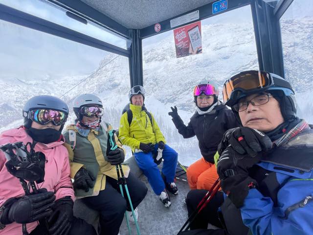 th_97B03A68-F078-4DA8-AA9D-E1D24D1D331E