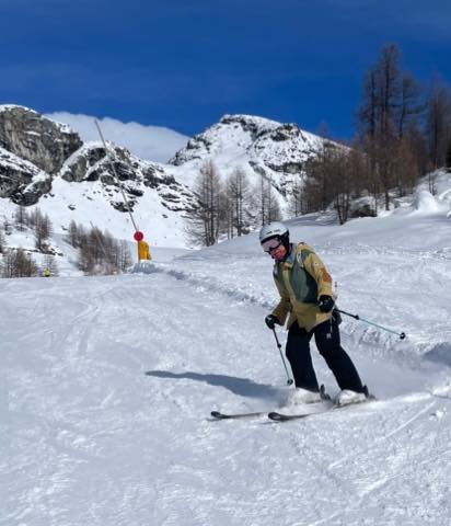 th_9915CADA-59CF-4219-B03E-539DEC245874_1_201_a