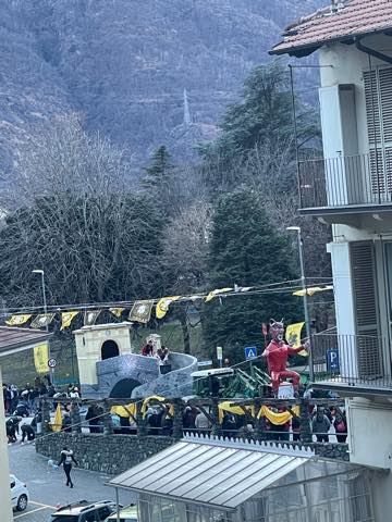 th_9A35A5F6-99F8-4893-8DB4-C52FFB0AC437