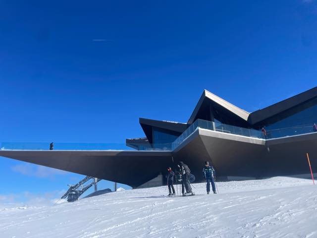 th_B59B9364-5535-4879-8F0A-EE6FAC8FE5D5