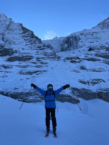 th_E101F7A3-C936-465F-885C-8592BDB57DCA