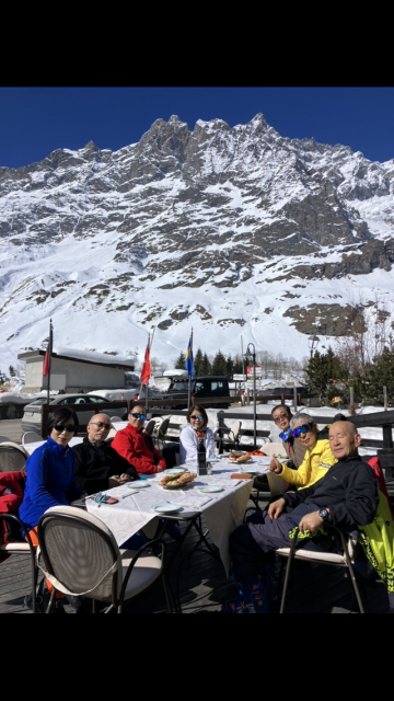 5EFB9241-594F-42B4-9E95-DC09AB41BB7C