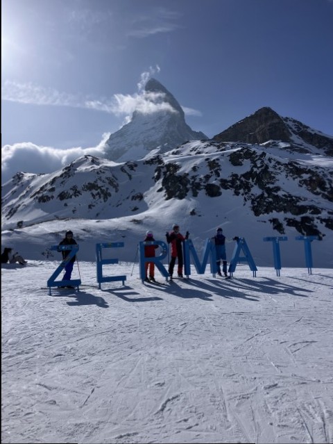 E74DD8F2-7B83-405F-B077-DEBE359DE553