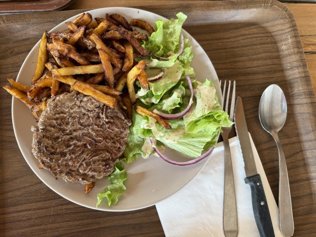 この地で飼育された子牛のステーキ
