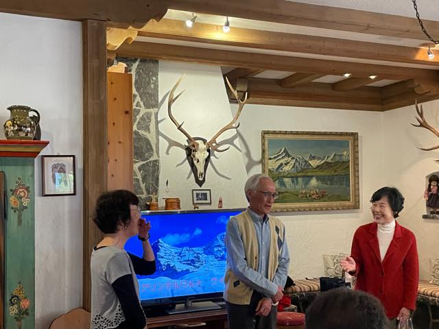 th_353677E2-B54C-431B-A25B-94B21EF6AE18