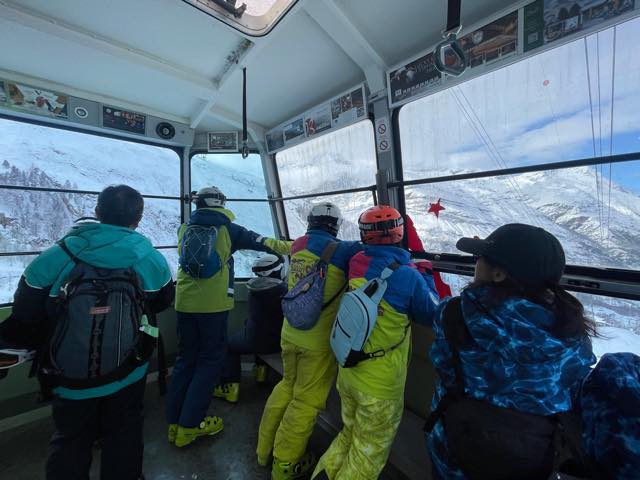 th_48A76566-BC6E-4DF7-9676-C7DC5DD3A293